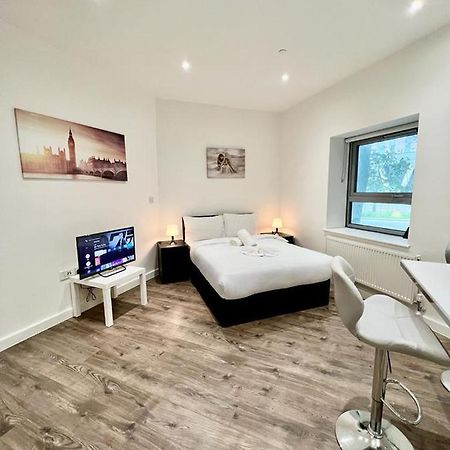 Alarabi Apartments-Studio Flat Croydon Bagian luar foto