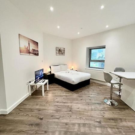Alarabi Apartments-Studio Flat Croydon Bagian luar foto