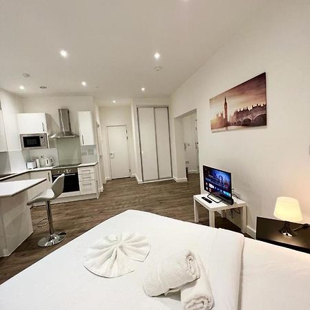 Alarabi Apartments-Studio Flat Croydon Bagian luar foto