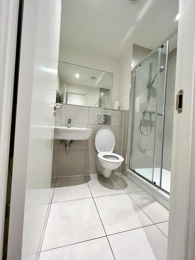 Alarabi Apartments-Studio Flat Croydon Bagian luar foto